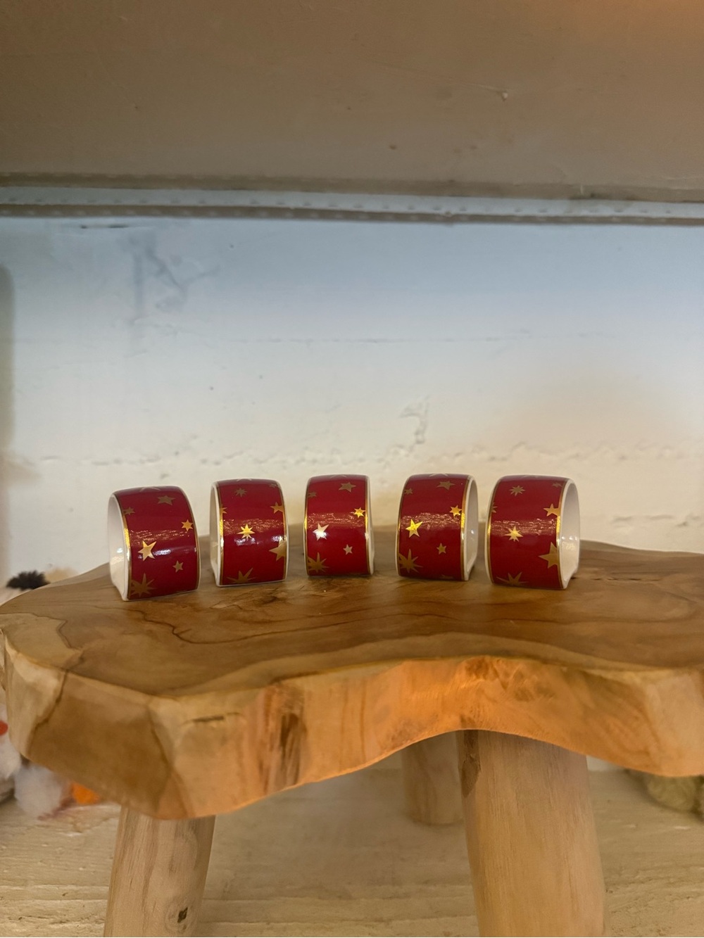 Red Galaxy Star Porcelain Napkin Rings Set of
5 Sakura